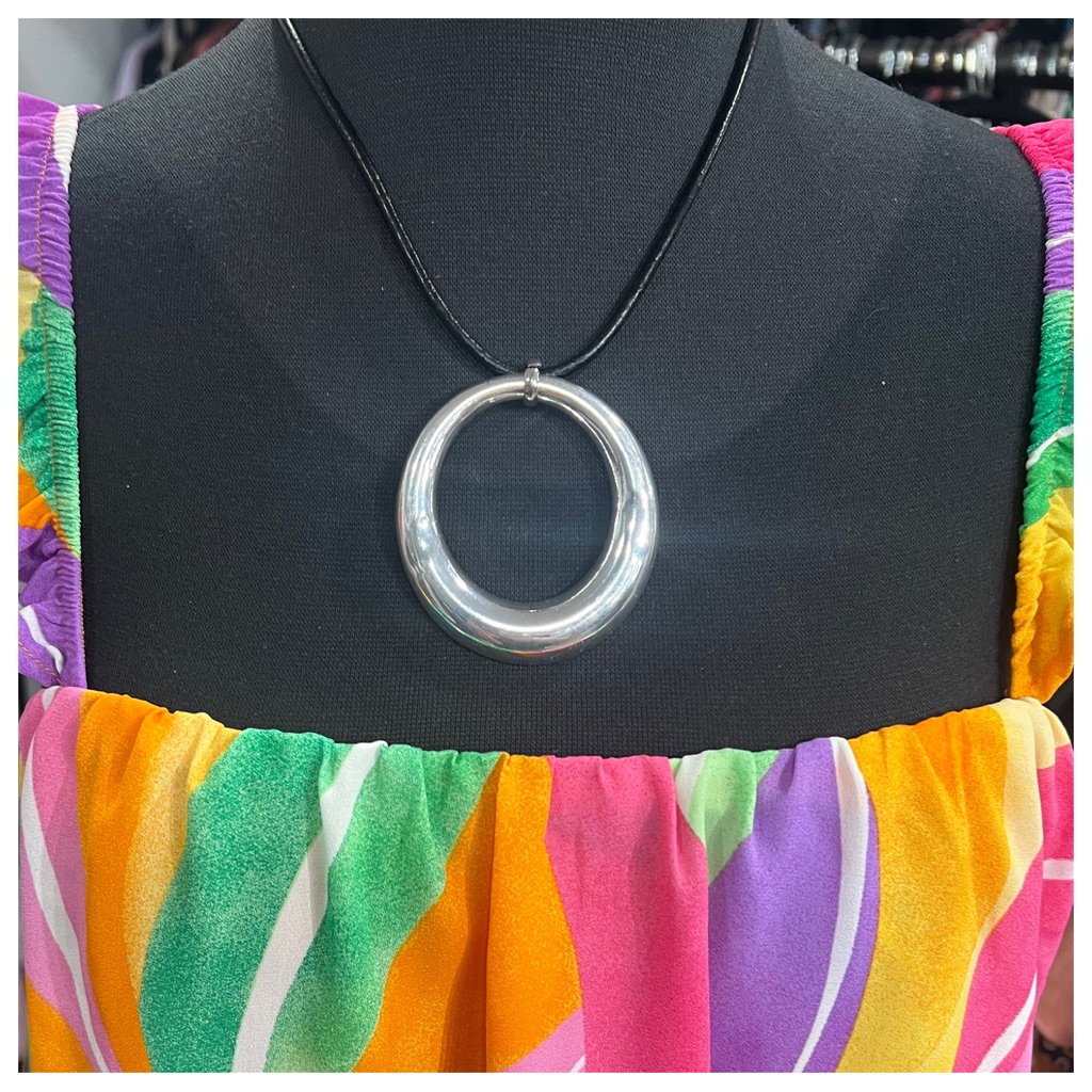 Absolutely Fabulous Unique Black Leather Chain Paris Necklace